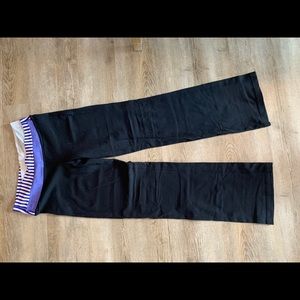 PERFECT Lululemon leggings with unique waist band